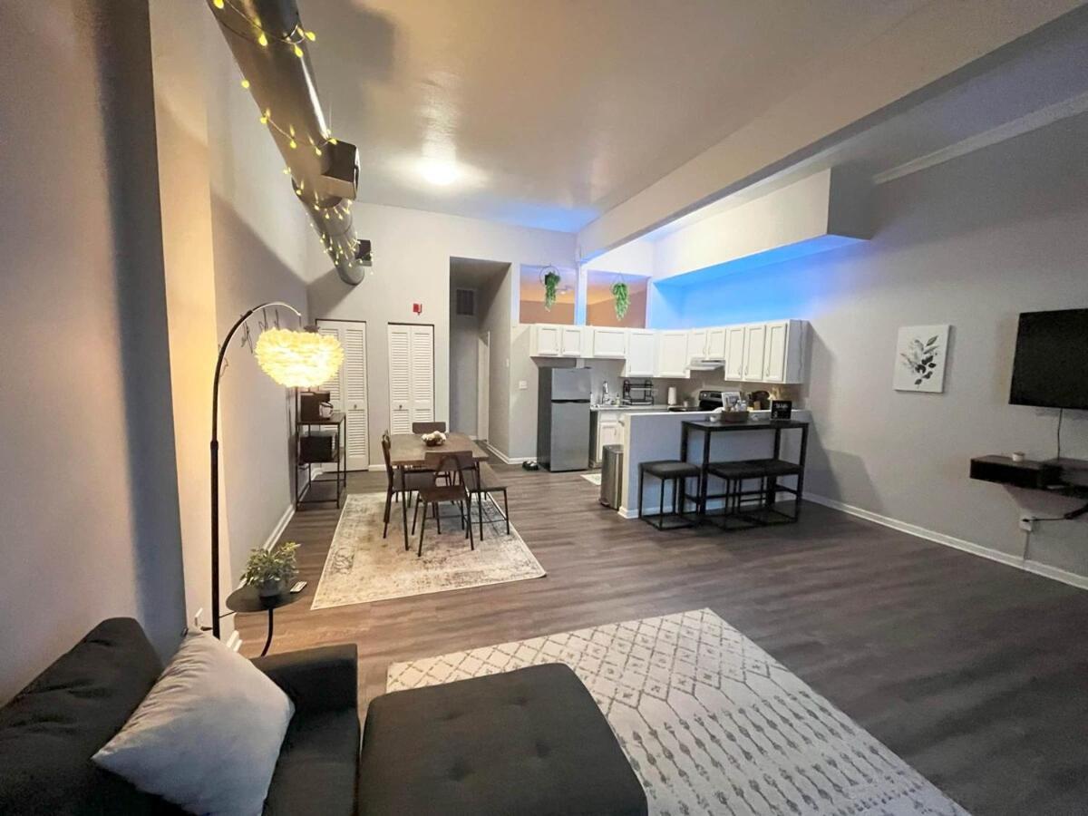 Апартаменты Downtown Cleveland -Modern First Floor Unit Экстерьер фото